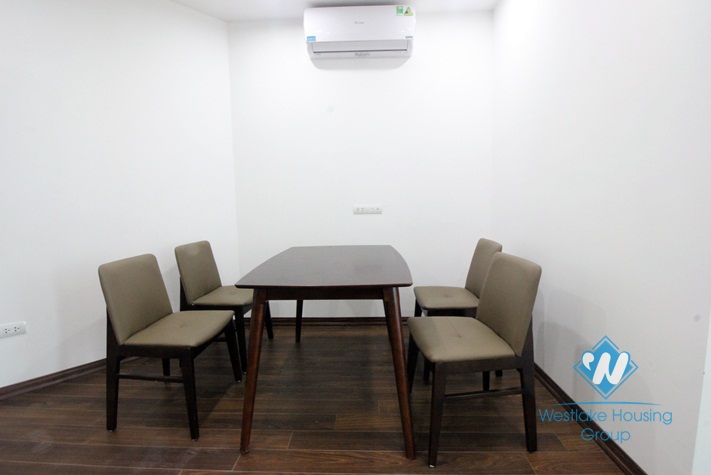 Nice 02 bedrooms for rent in Dong Da district, Lake view